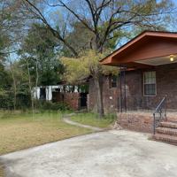 featured image of 2528 Burbank Pl