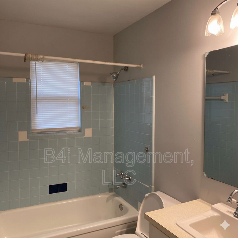 2528 Burbank Pl - Photo 4 of 10