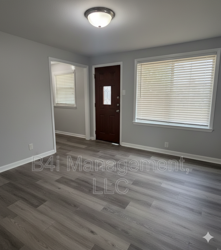 1904 Lincoln St - Photo 4 of 11