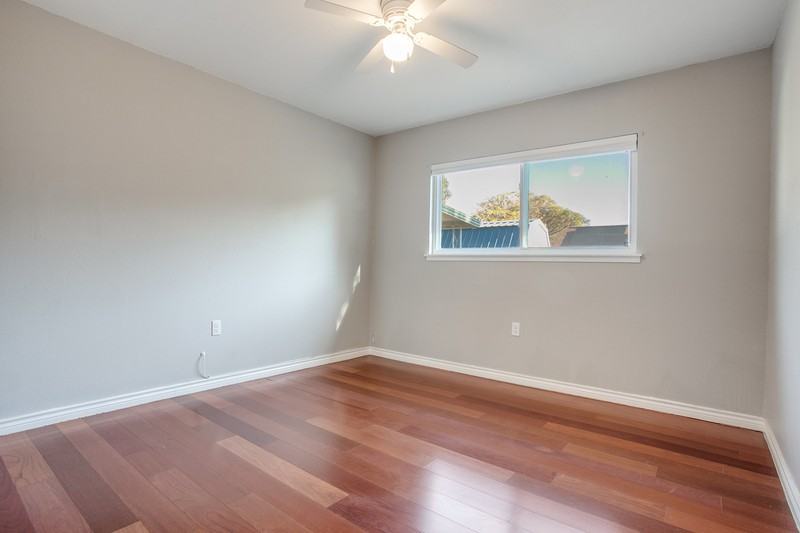 13910 Thebes Cir - Photo 3 of 25