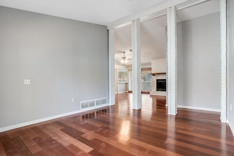 13910 Thebes Cir - Photo 4 of 25