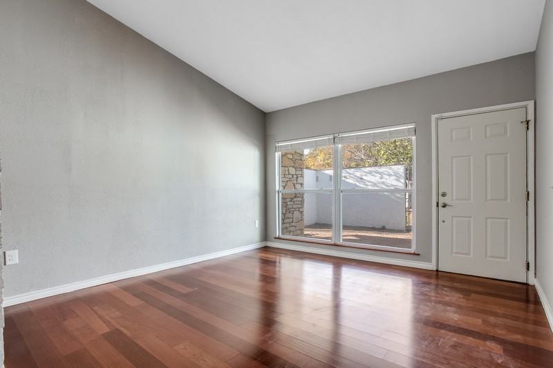 13910 Thebes Cir - Photo 6 of 25