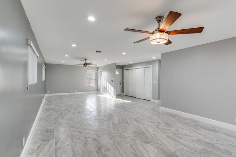 406 Sea Willow Dr - Photo 2 of 26