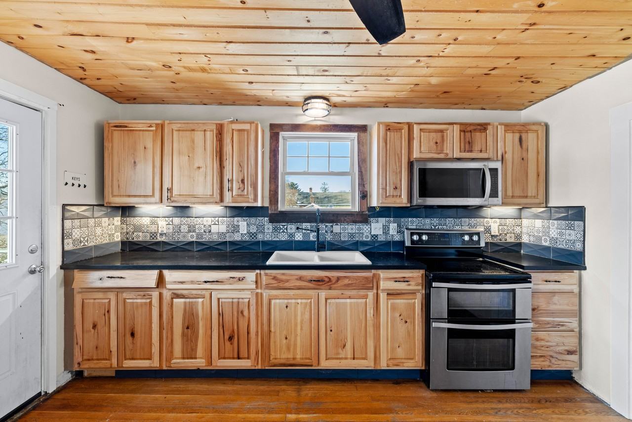 95 Ashland Street #1st Floor - Photo 6 of 28