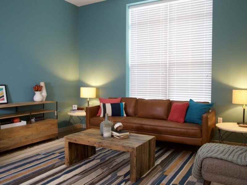 2827 Woodside St - Photo 4 of 17