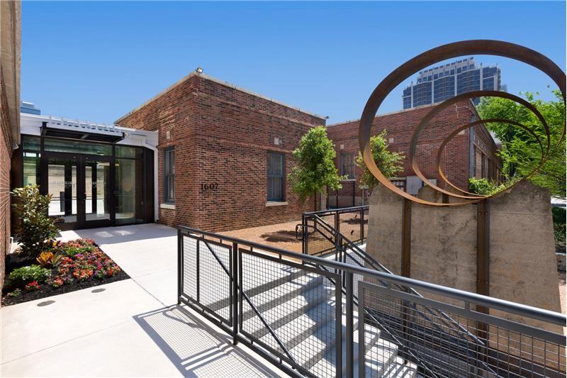 1608 Lyte St - Photo 3 of 19