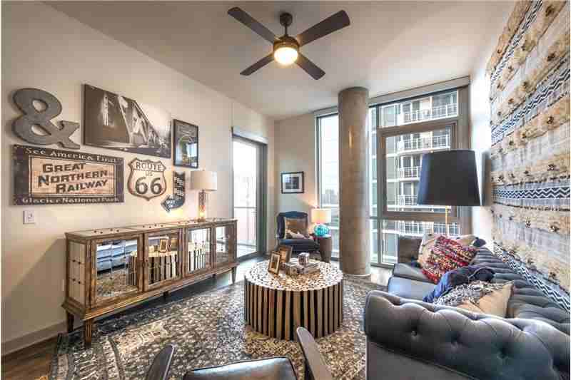 2587 N Houston St - Photo 6 of 22