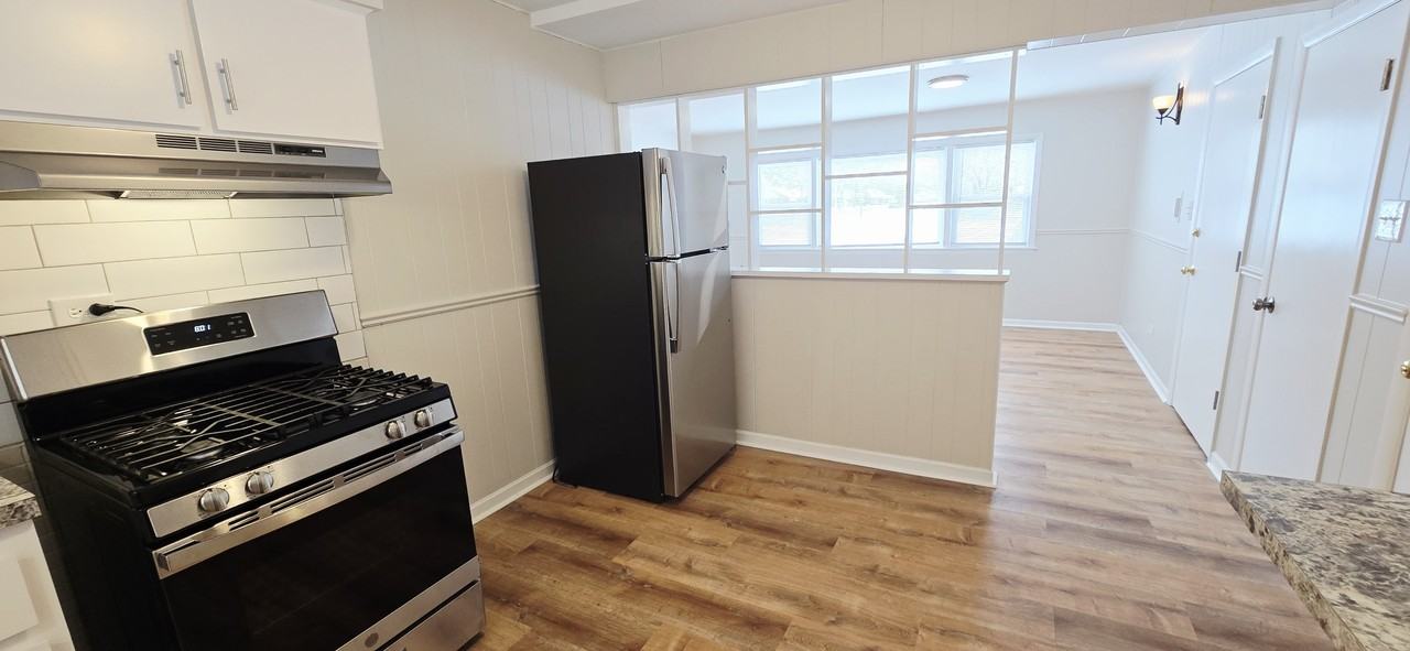 4848 West 83rd Street - Photo 4 of 16