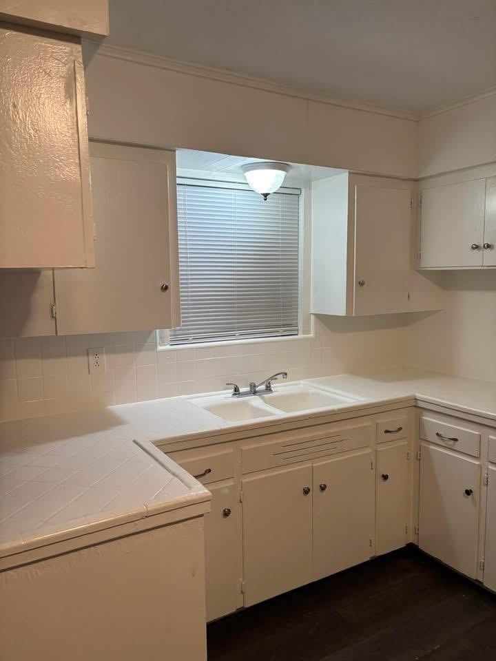 810 1st St #19 - Photo 2 of 10