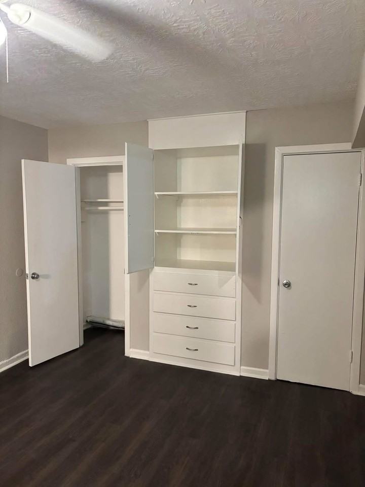 810 1st St #19 - Photo 6 of 10