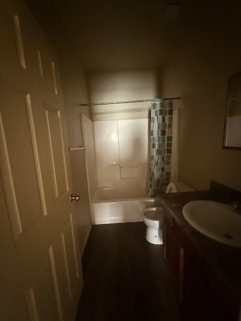 617 W 3rd St #5 - Photo 7 of 11