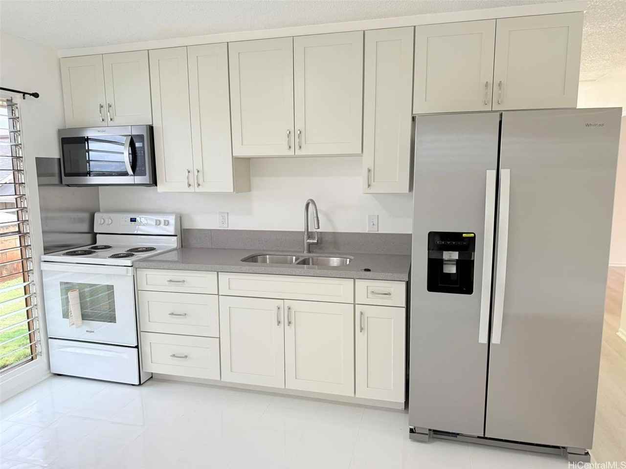 1217 Kuokoa St - Photo 5 of 19