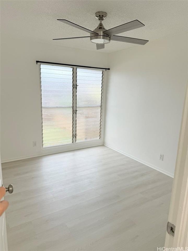 1217 Kuokoa St - Photo 6 of 19