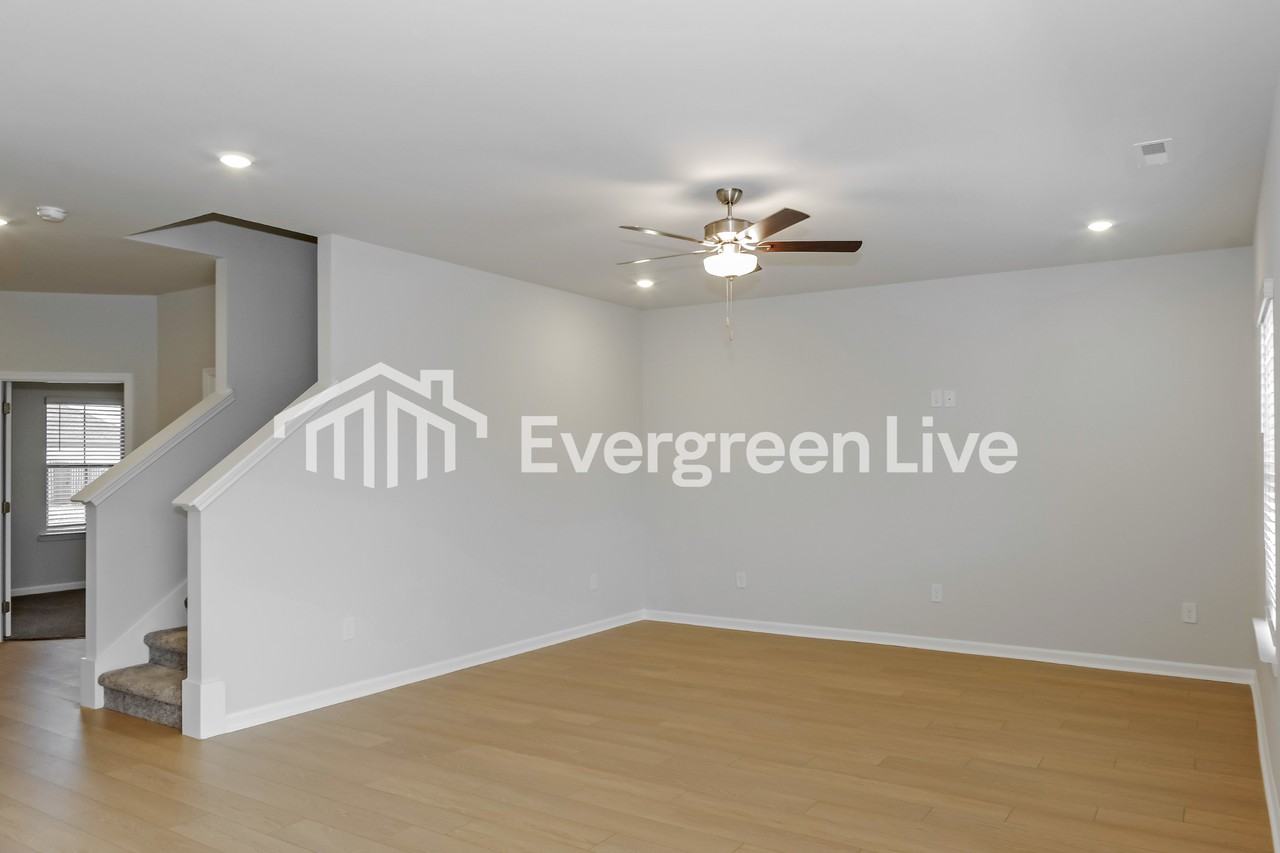 226 Exeter St - Photo 4 of 16