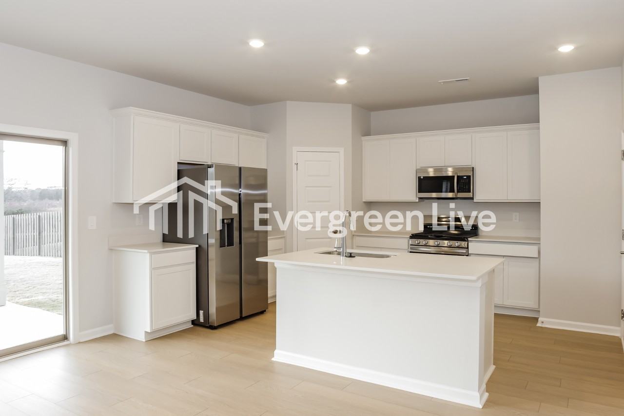 226 Exeter St - Photo 5 of 16