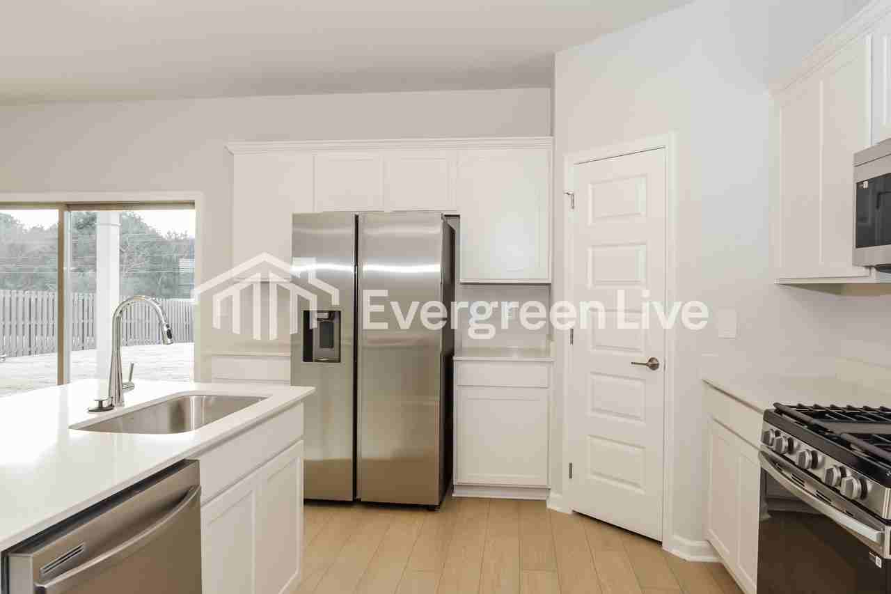 226 Exeter St - Photo 6 of 16
