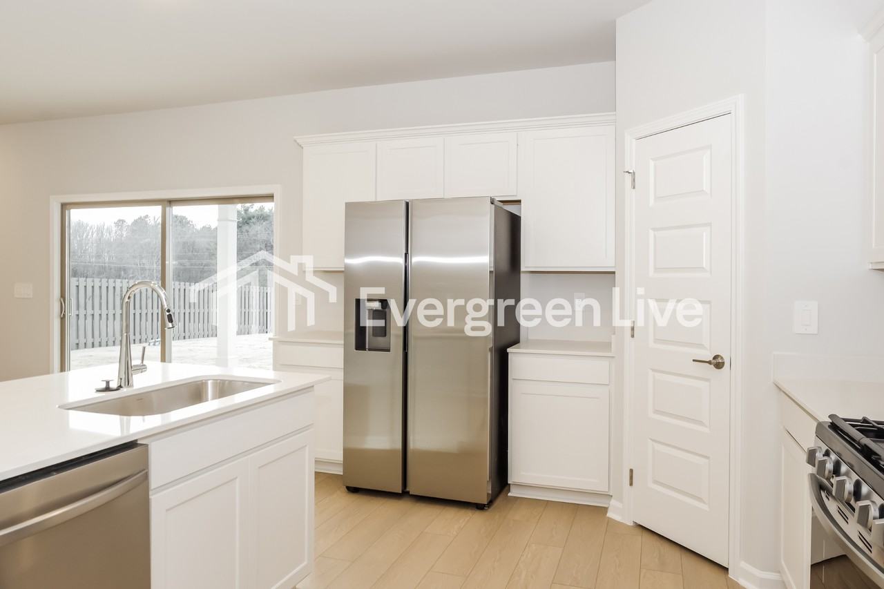 226 Exeter St - Photo 7 of 16