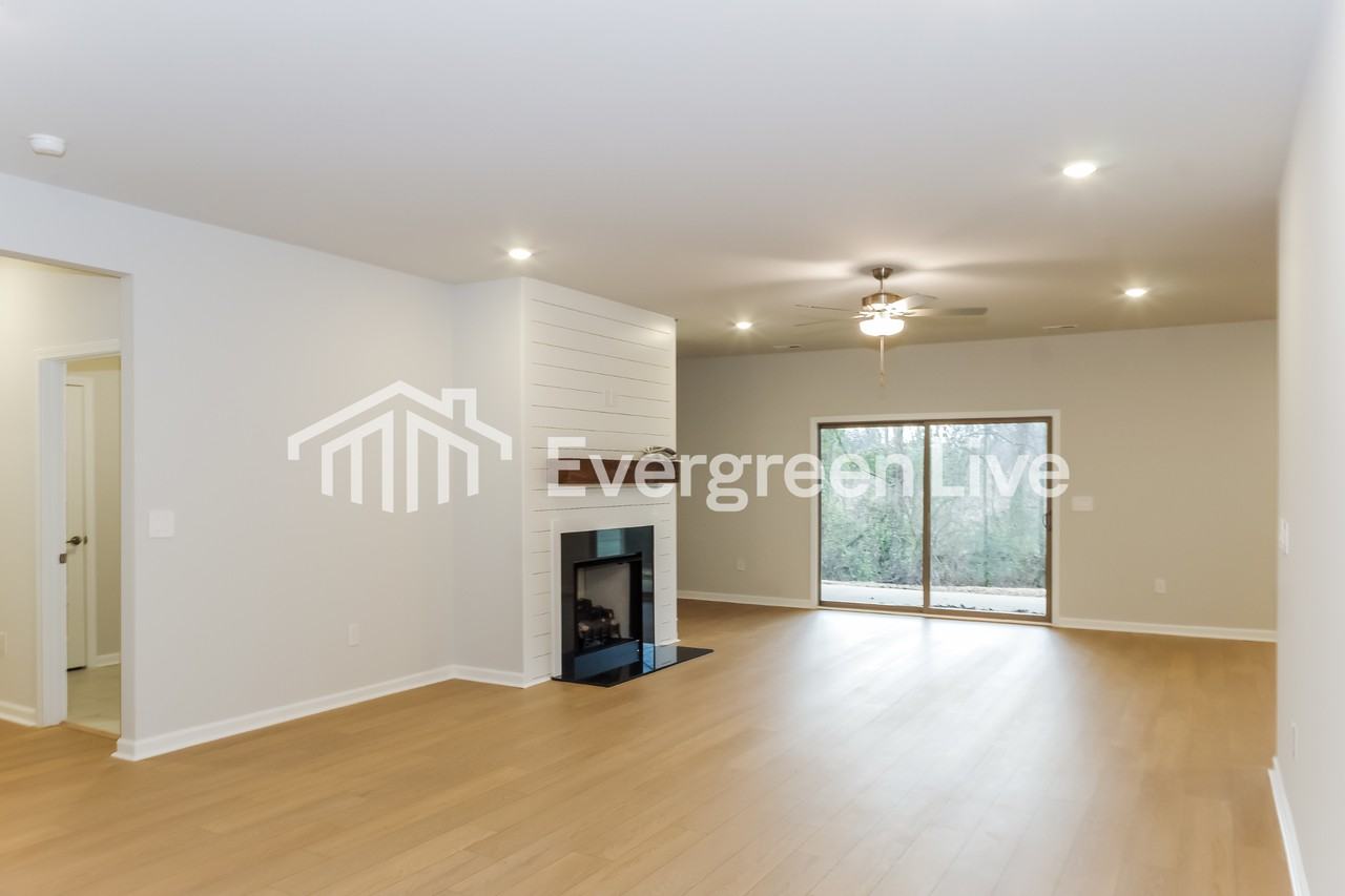 300 Pond Spring Dr - Photo 2 of 15