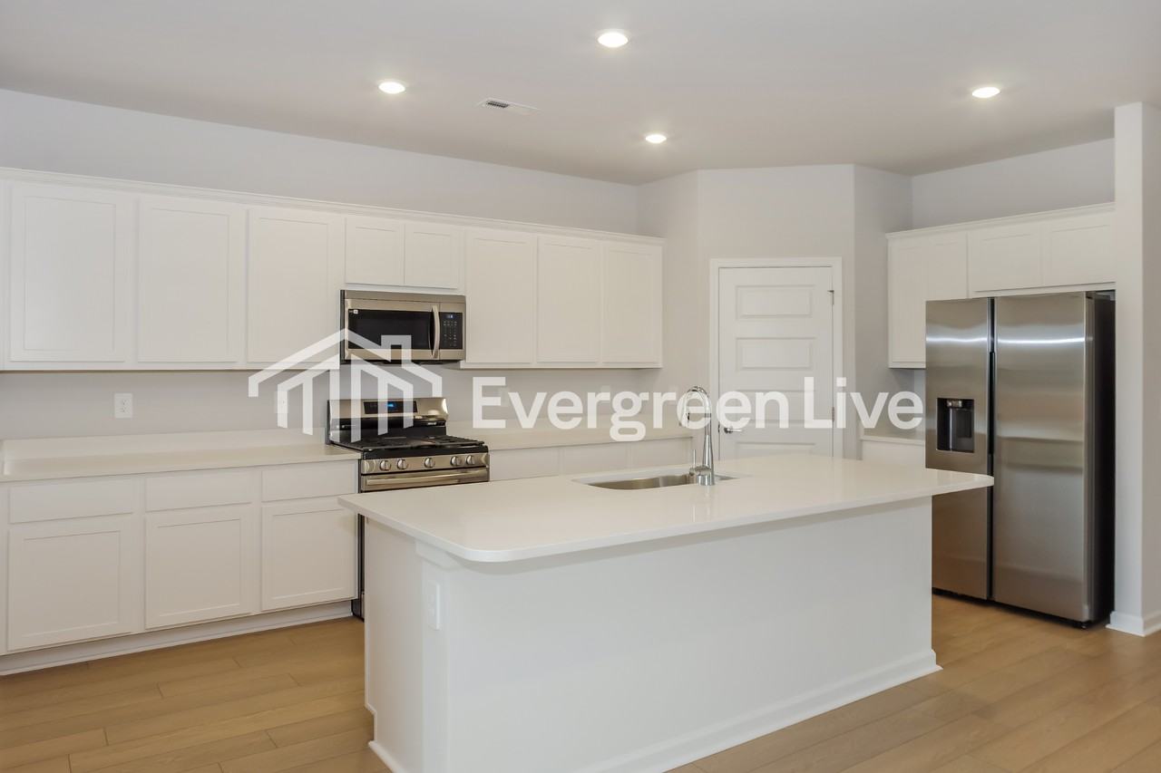 164 Fenwick Pl - Photo 6 of 16