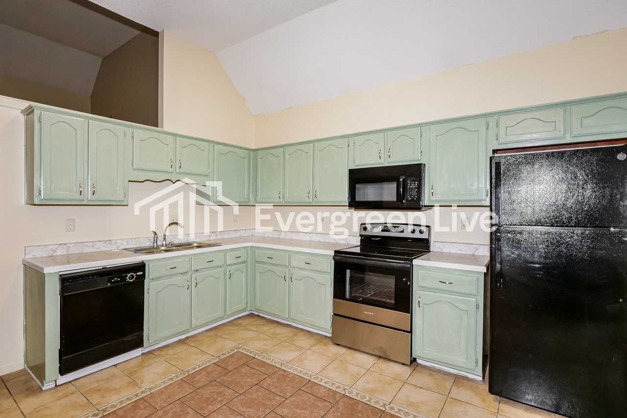 7330 Appling Meadow Cv - Photo 5 of 15