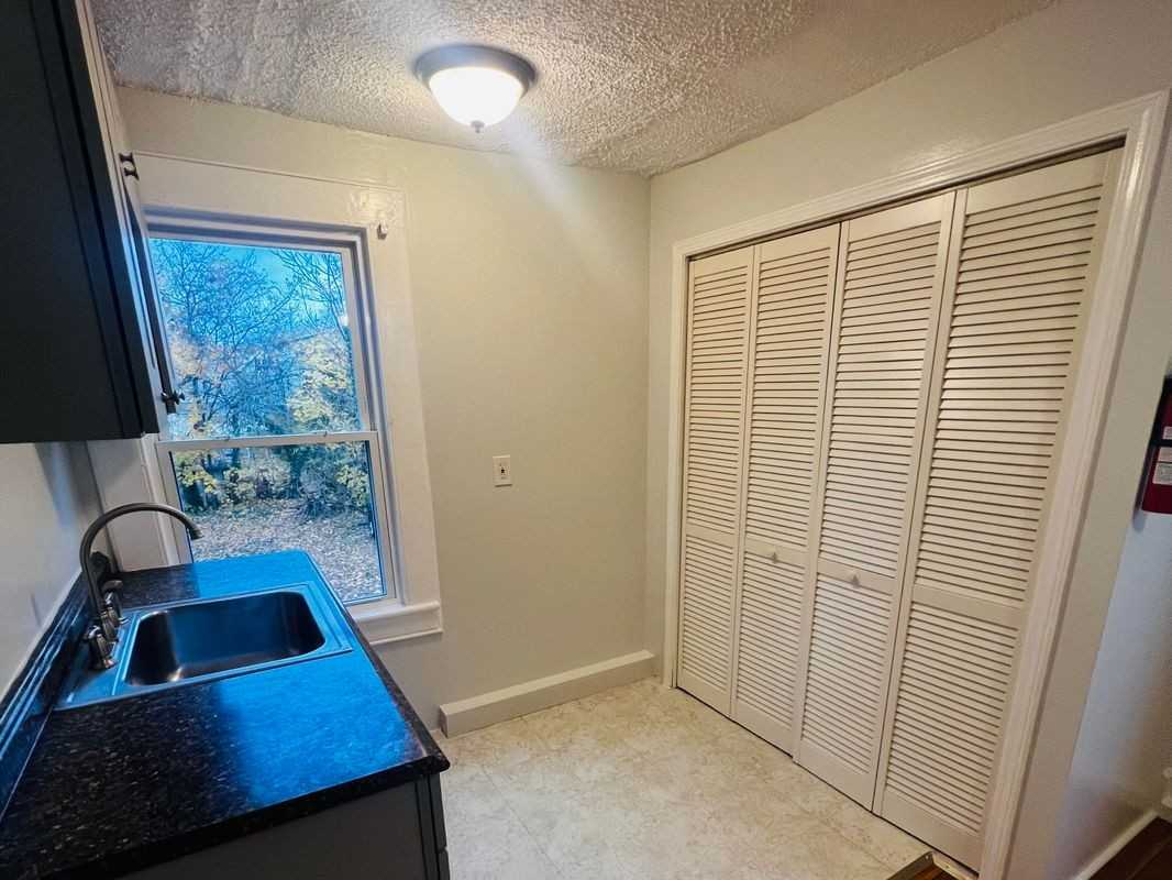 20 Lee Ave - Photo 6 of 21