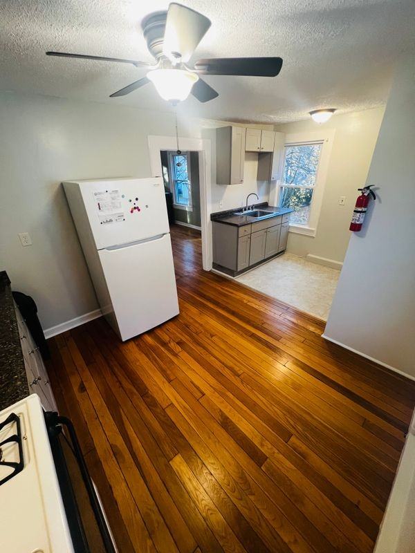 20 Lee Ave - Photo 7 of 21