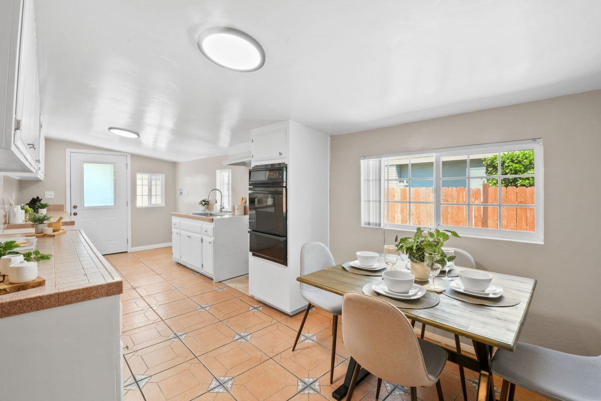 13439 Roselle Ave - Photo 6 of 19