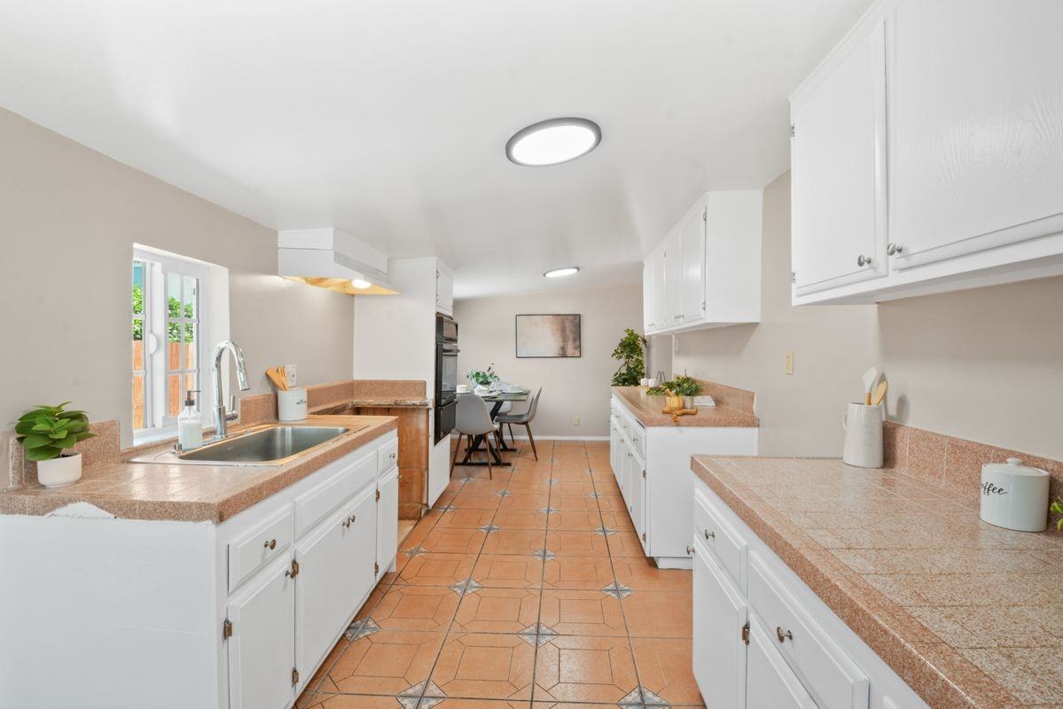 13439 Roselle Ave - Photo 7 of 19