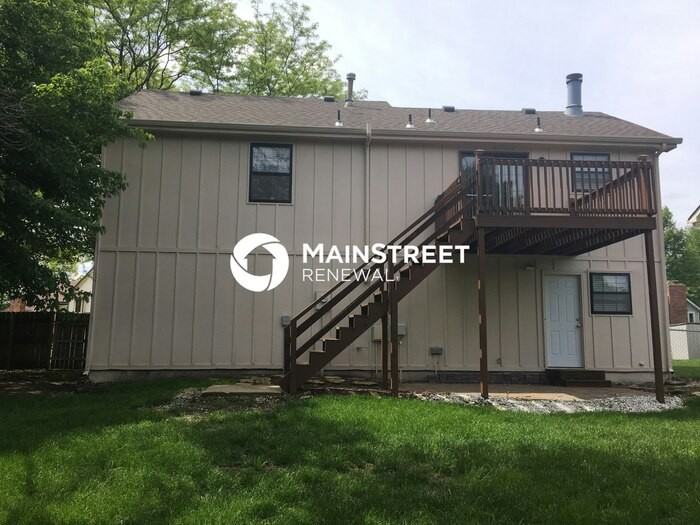 1126 E Elizabeth St - Photo 3 of 20