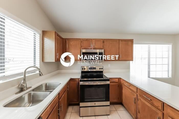 7828 N Roundstone Dr - Photo 7 of 16