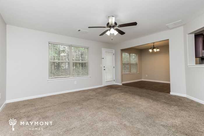 935 Justice Dr - Photo 5 of 13