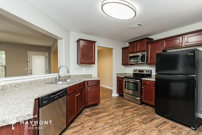 935 Justice Dr - Photo 7 of 13