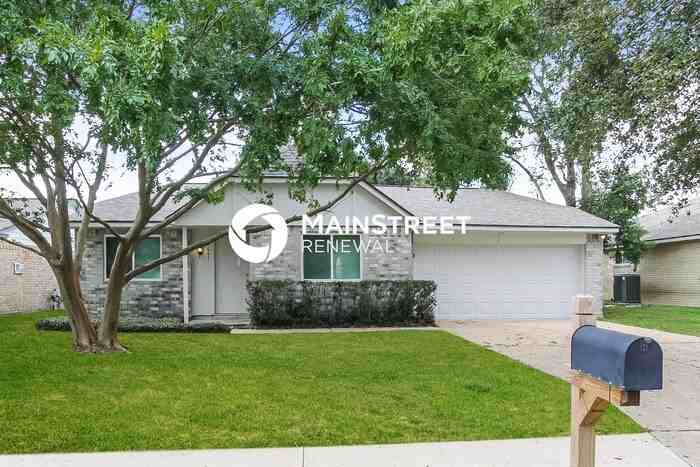 7647 Western Oak Ln - Photo 2 of 16