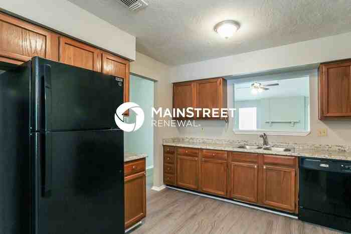 7647 Western Oak Ln - Photo 6 of 16