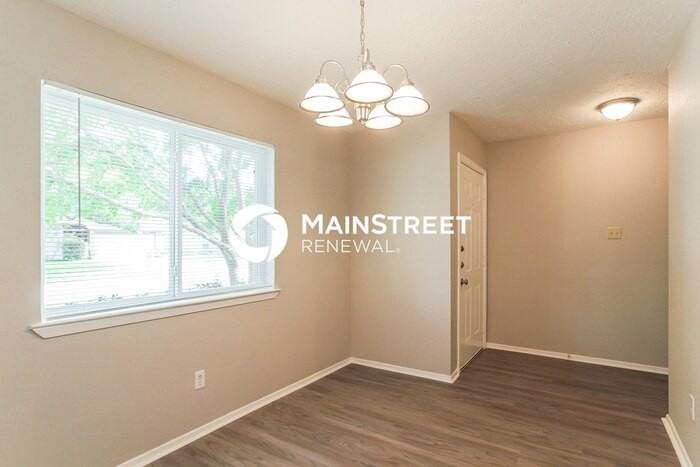 7647 Western Oak Ln - Photo 7 of 16