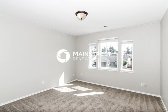 20112 12th Ave E - Photo 7 of 17