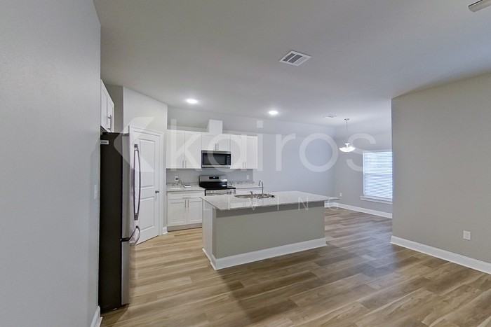 18824 Citation Way - Photo 5 of 22