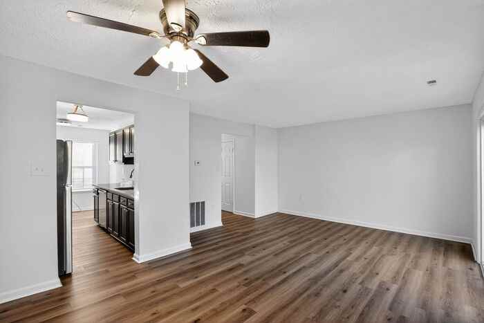 21864 Ronald Dr - Photo 2 of 15