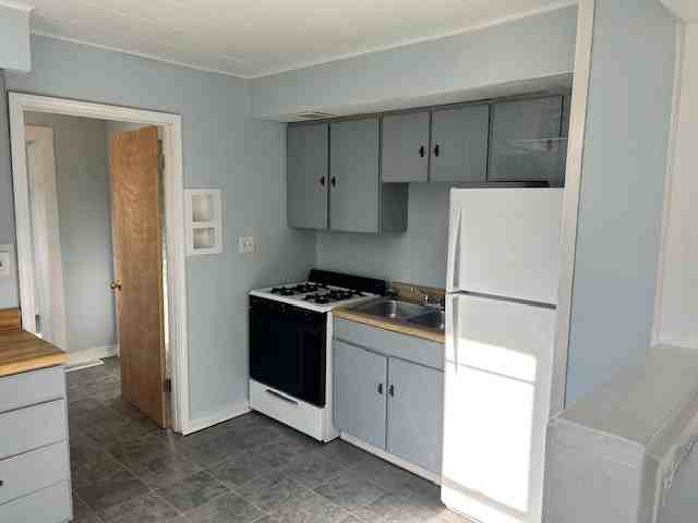 706 S Monroe St #1 - Photo 6 of 12