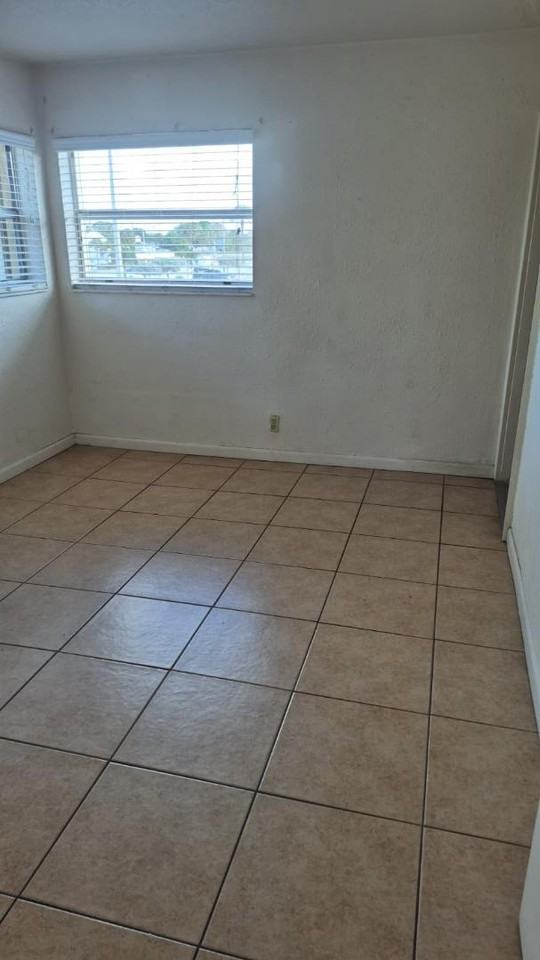 RB1 REALTY LLC-RIVIERA BEACH - Photo 6 of 31