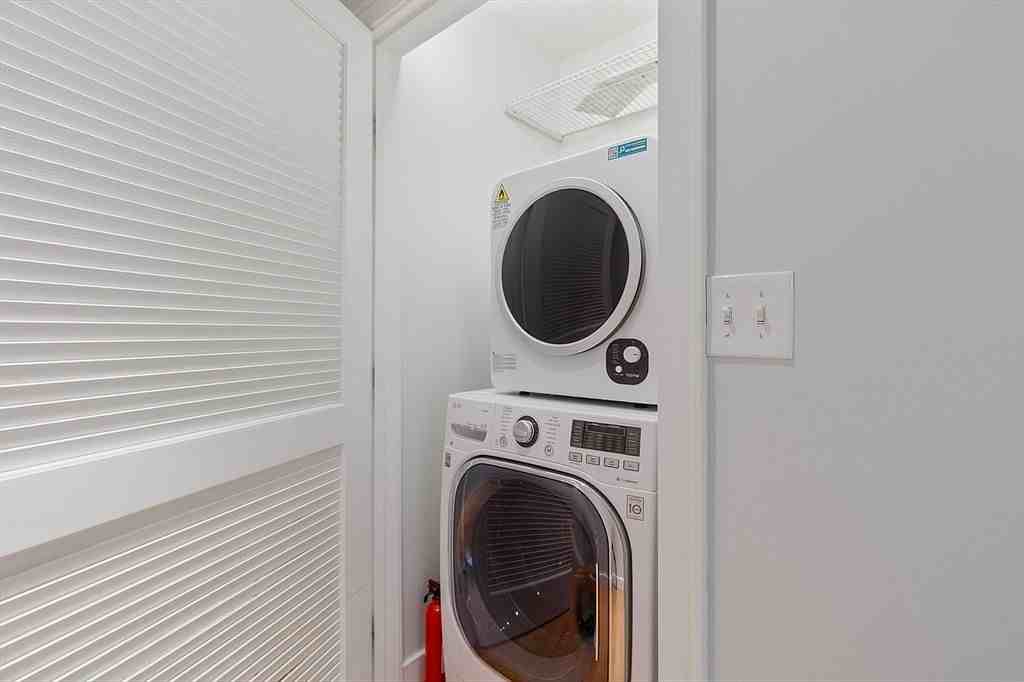 16 Miner St #506 - Photo 2 of 9