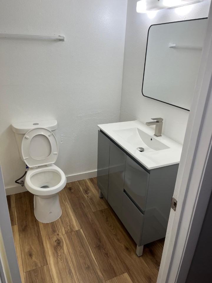 3741 NE 41st St, - Photo 2 of 10