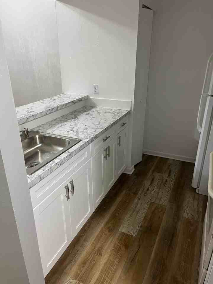 3741 NE 41st St, - Photo 5 of 10