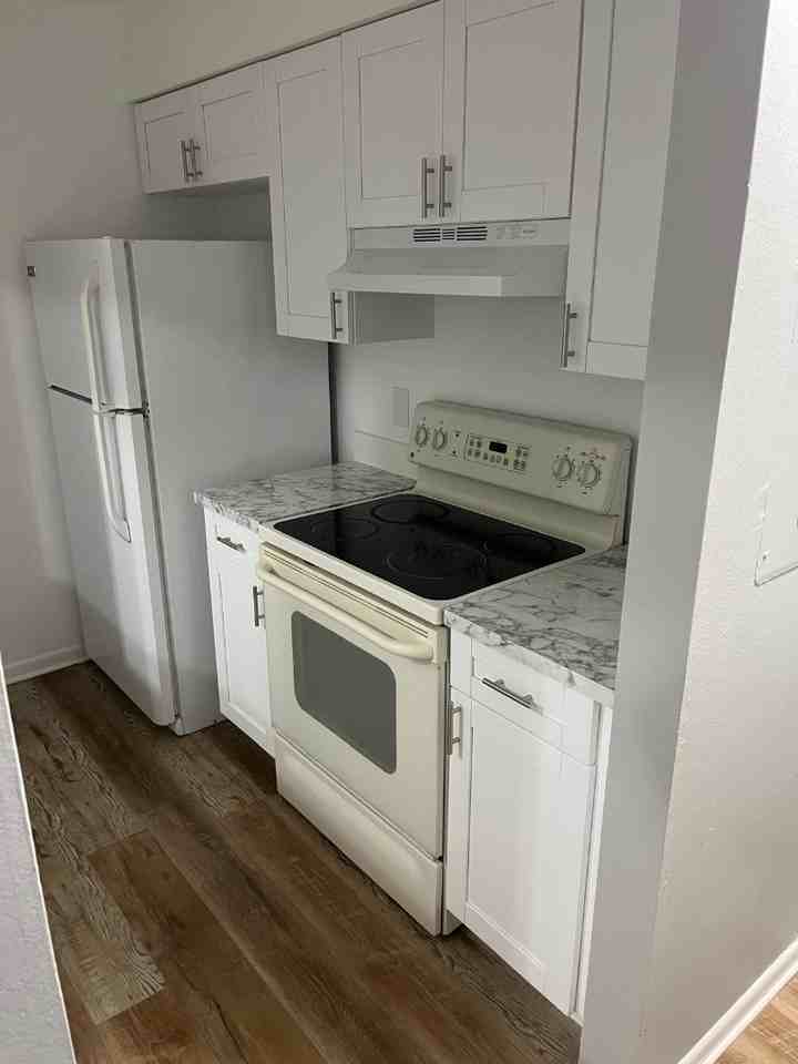 3741 NE 41st St, - Photo 7 of 10