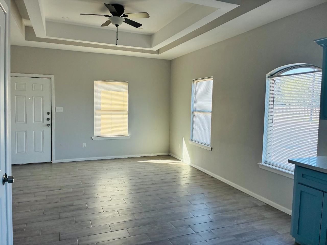 340 Eva St - Photo 2 of 50