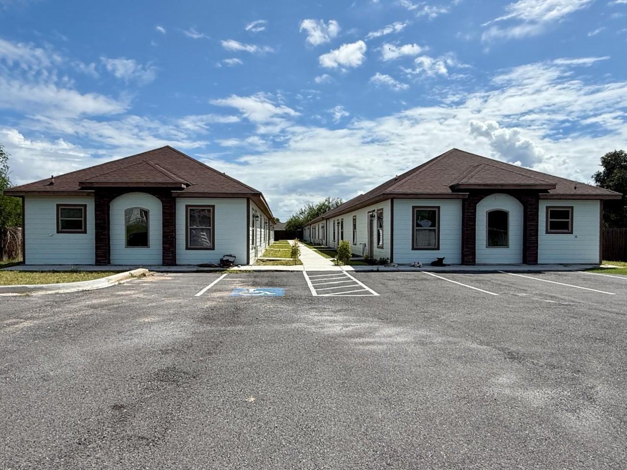 340 Eva St - Photo 7 of 50