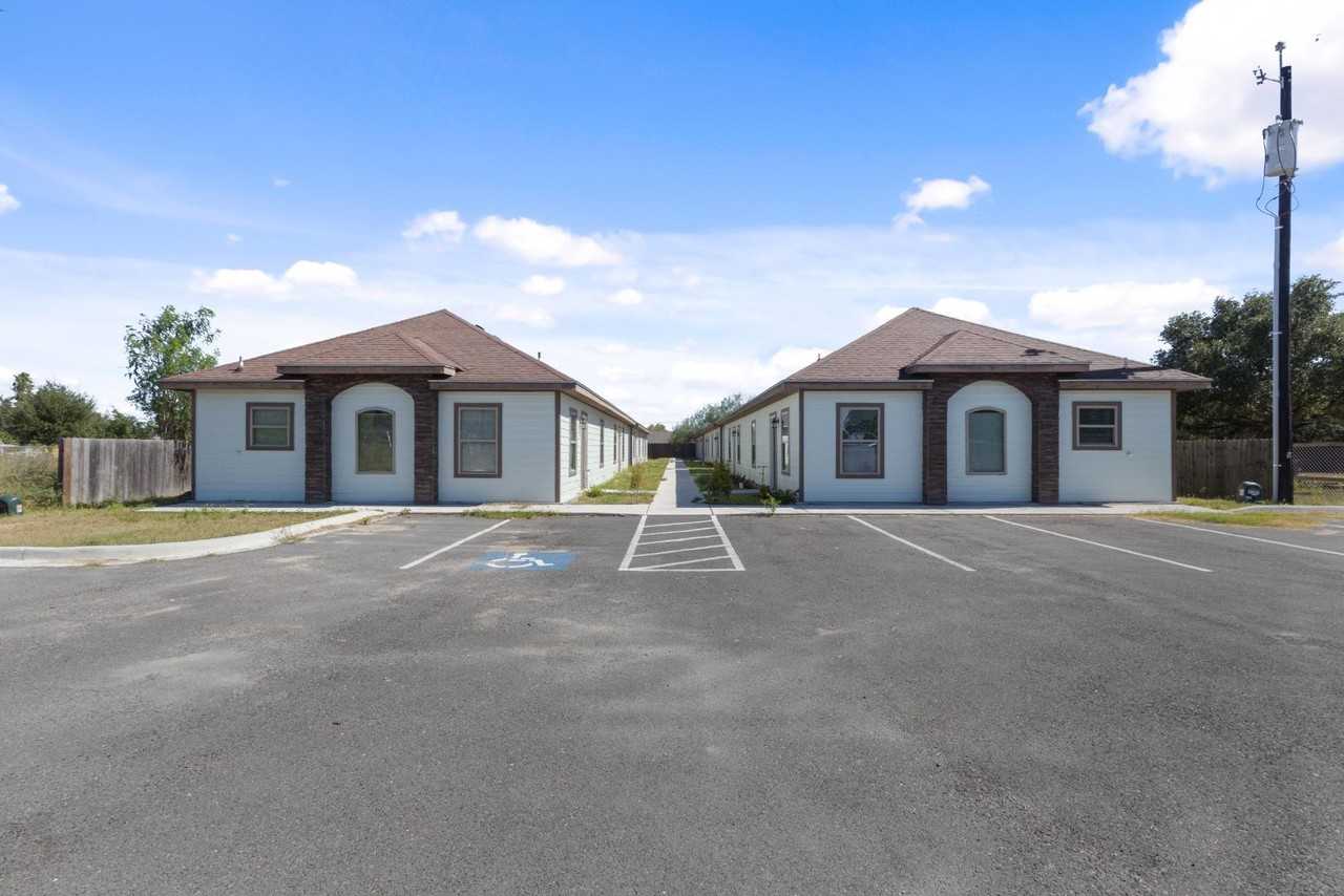 340 Eva St - Photo 6 of 45