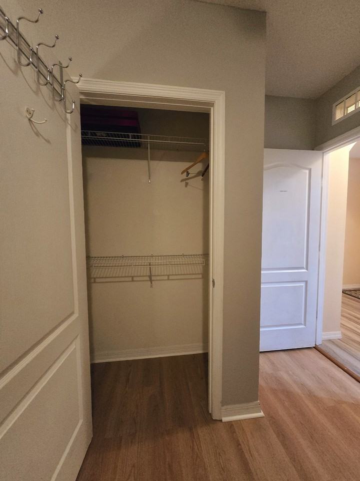 384 Aberdeen Dr #NA - Photo 7 of 11