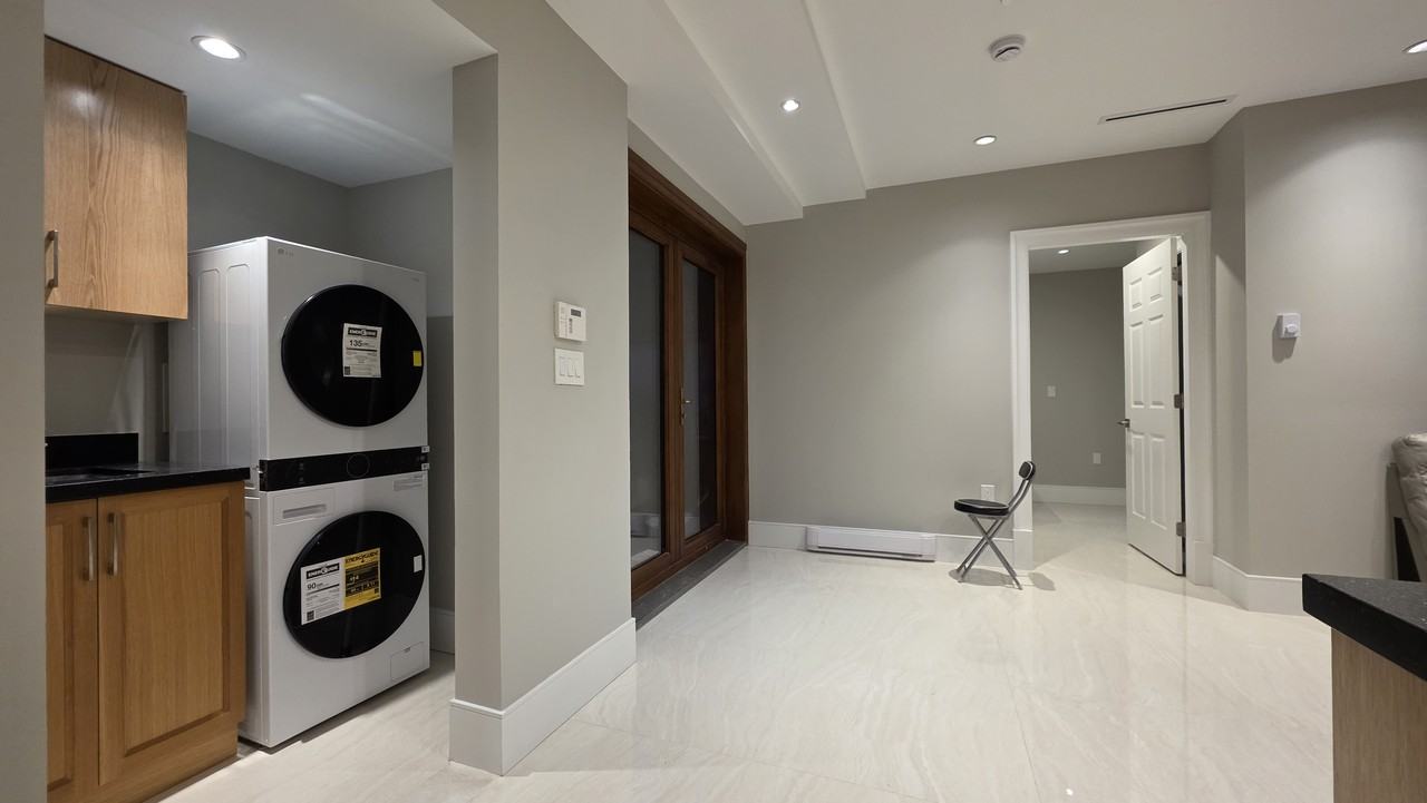 2962 Crown Street - Photo 2 of 10