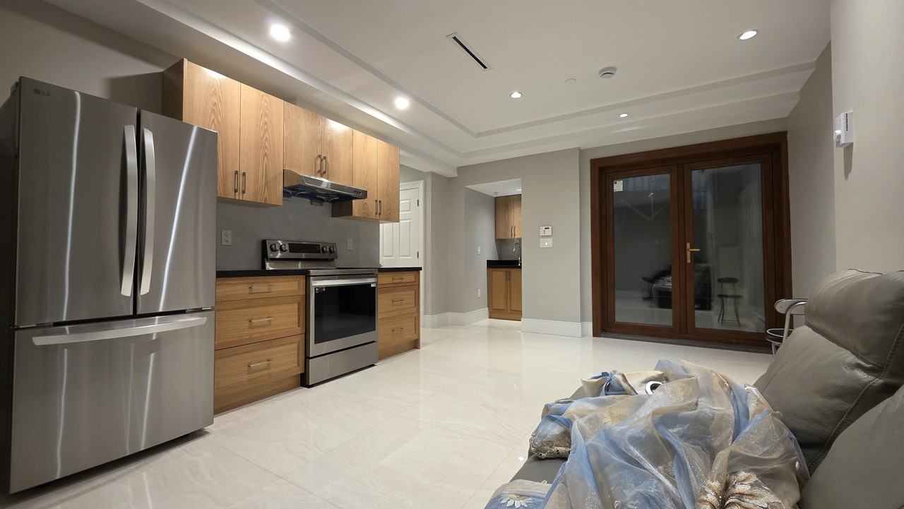 2962 Crown Street - Photo 3 of 10